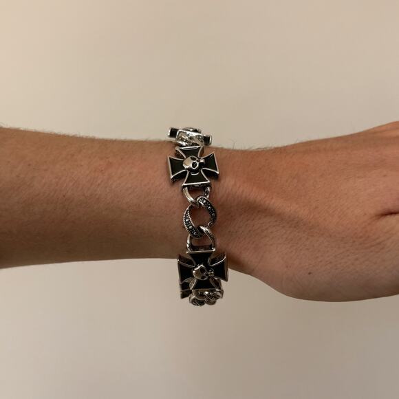 Y2K Silver and Black Skull and Crosses Charm Bracelet - Picture 3 of 9